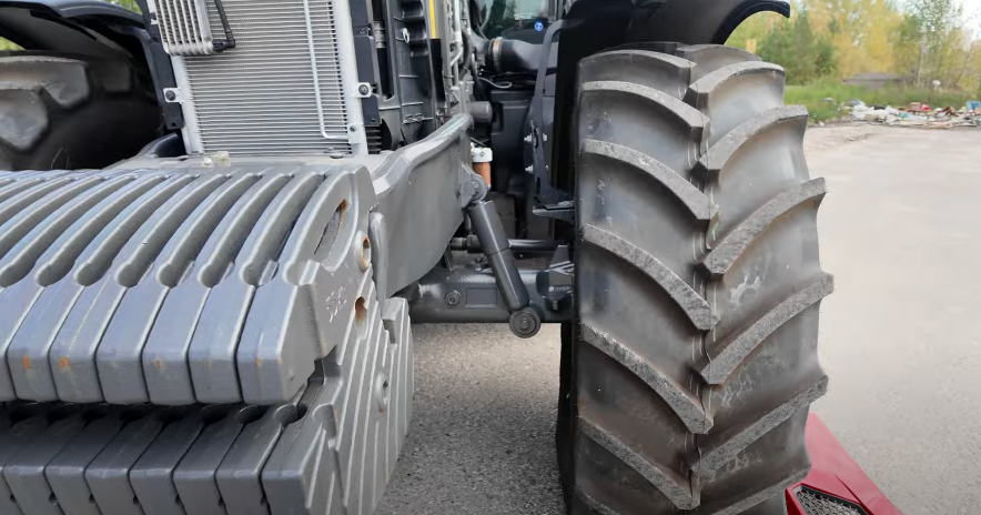 Трактор Valtra Q305